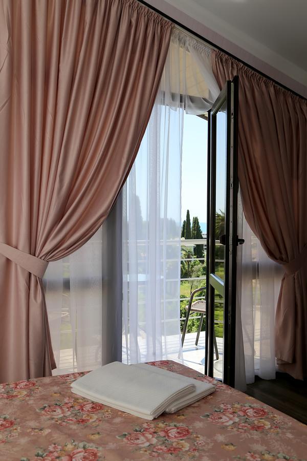 Elida Hotel Gagra Buitenkant foto