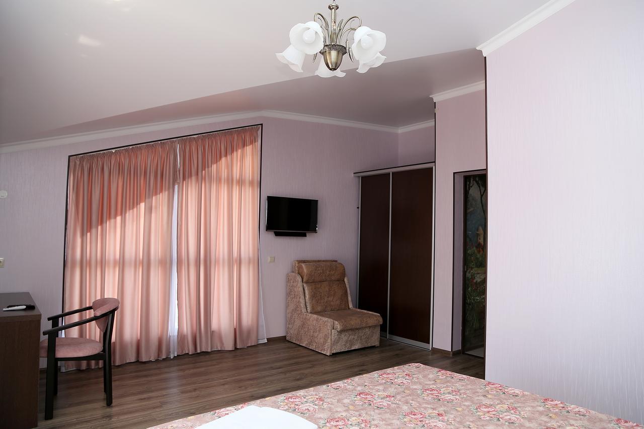 Elida Hotel Gagra Buitenkant foto